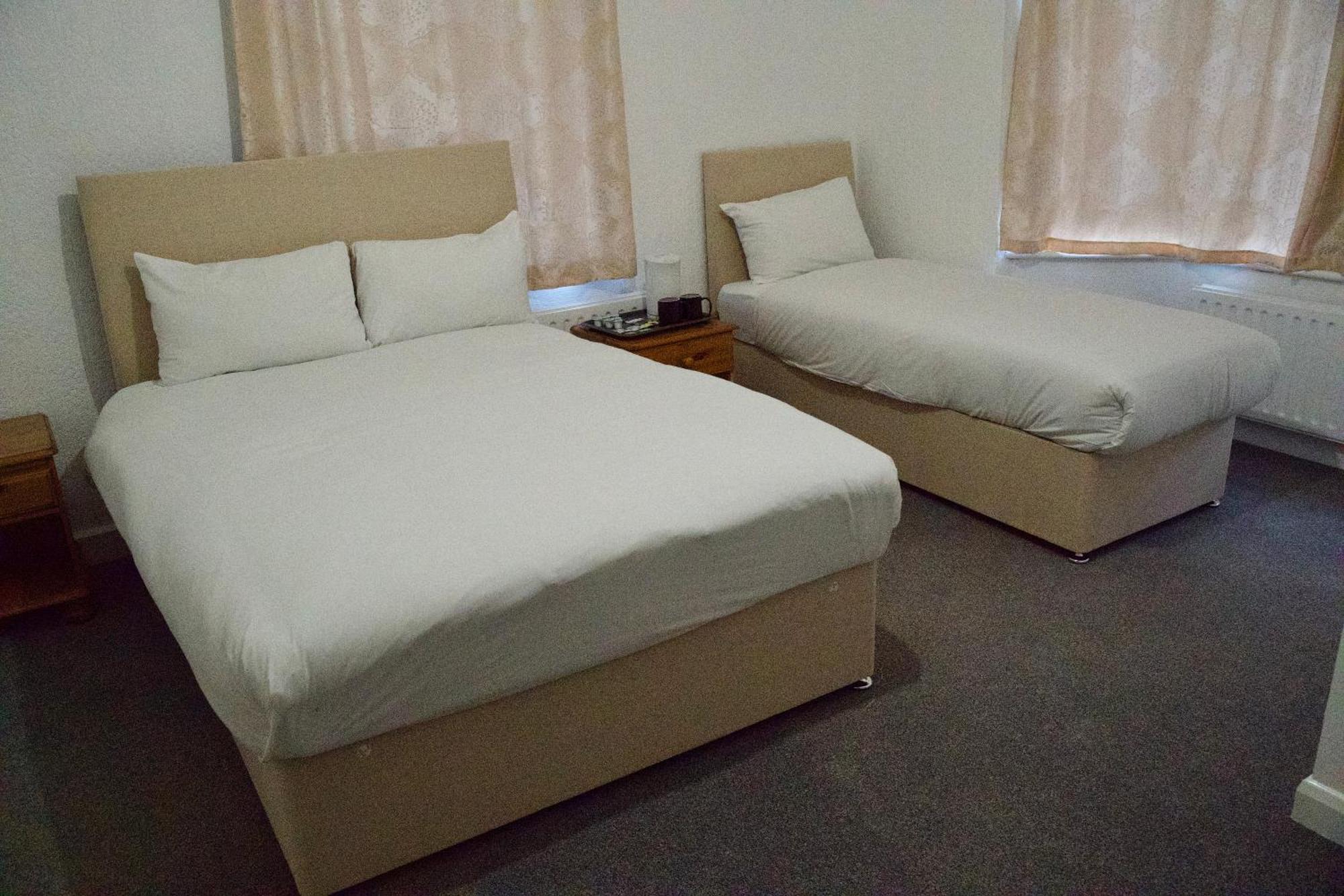 Gatwick Birchwood Lodge With Holiday Parking Horley Zewnętrze zdjęcie