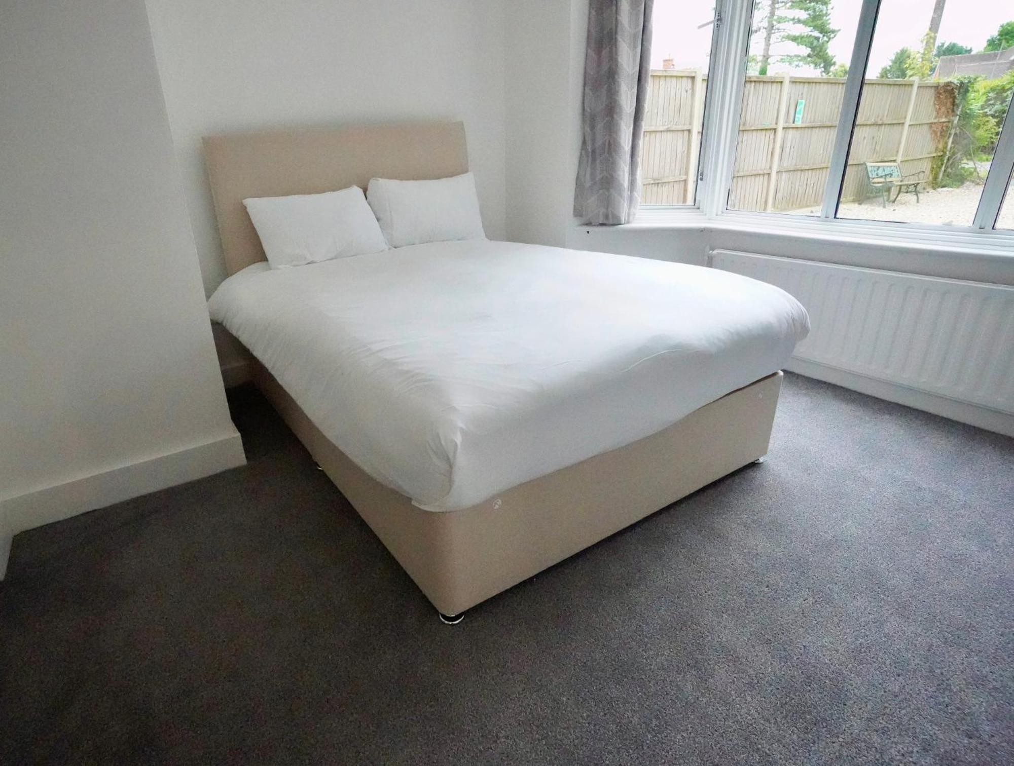 Gatwick Birchwood Lodge With Holiday Parking Horley Zewnętrze zdjęcie