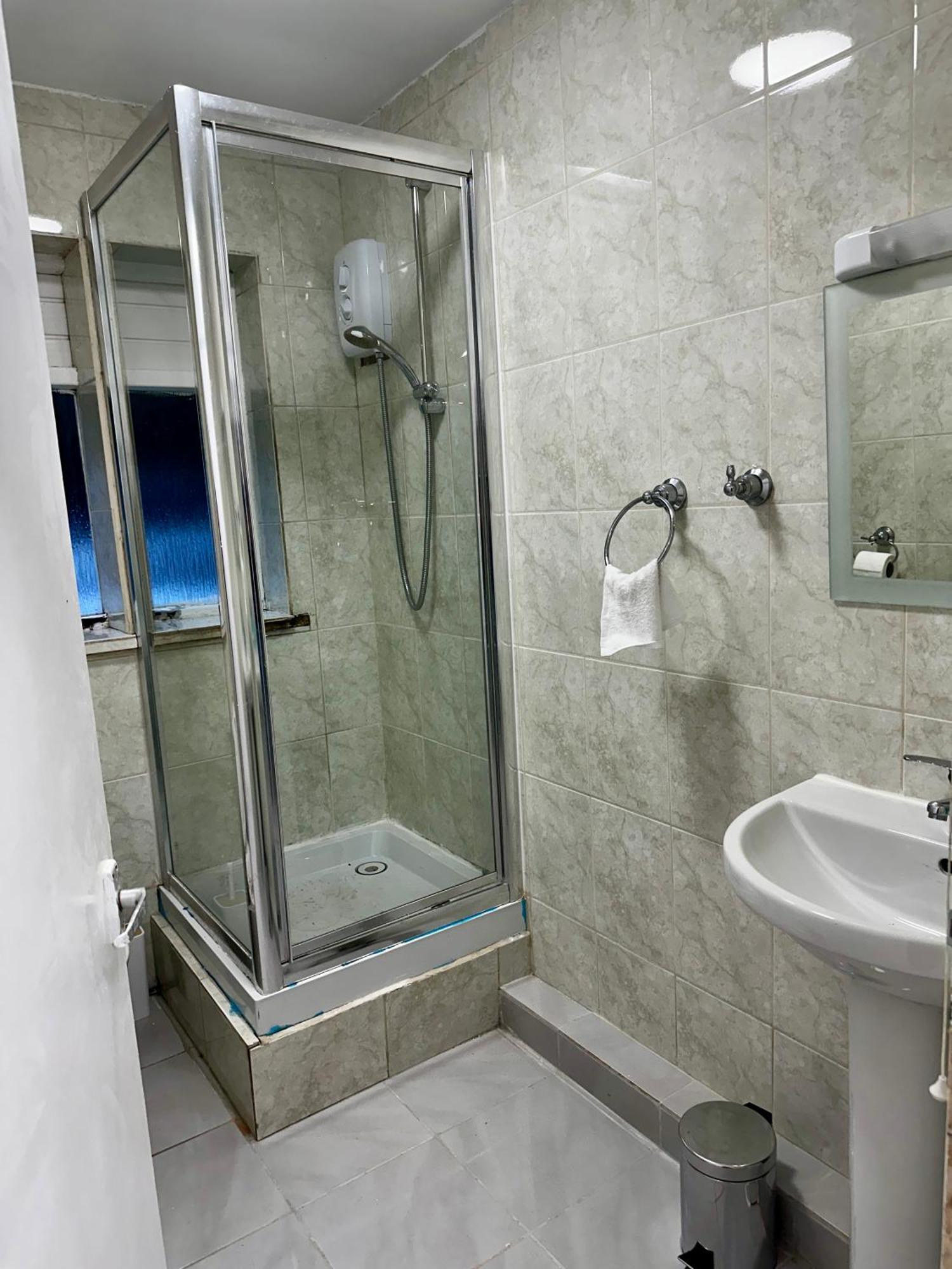 Gatwick Birchwood Lodge With Holiday Parking Horley Zewnętrze zdjęcie