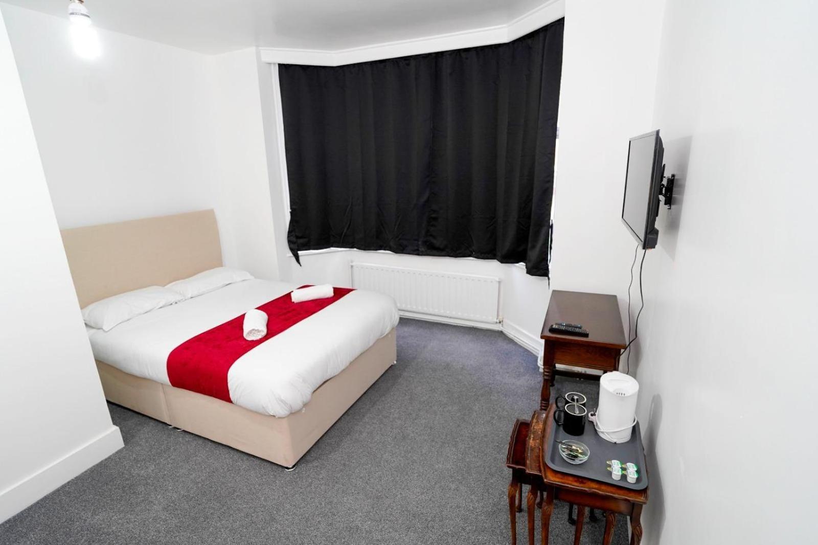 Gatwick Birchwood Lodge With Holiday Parking Horley Zewnętrze zdjęcie