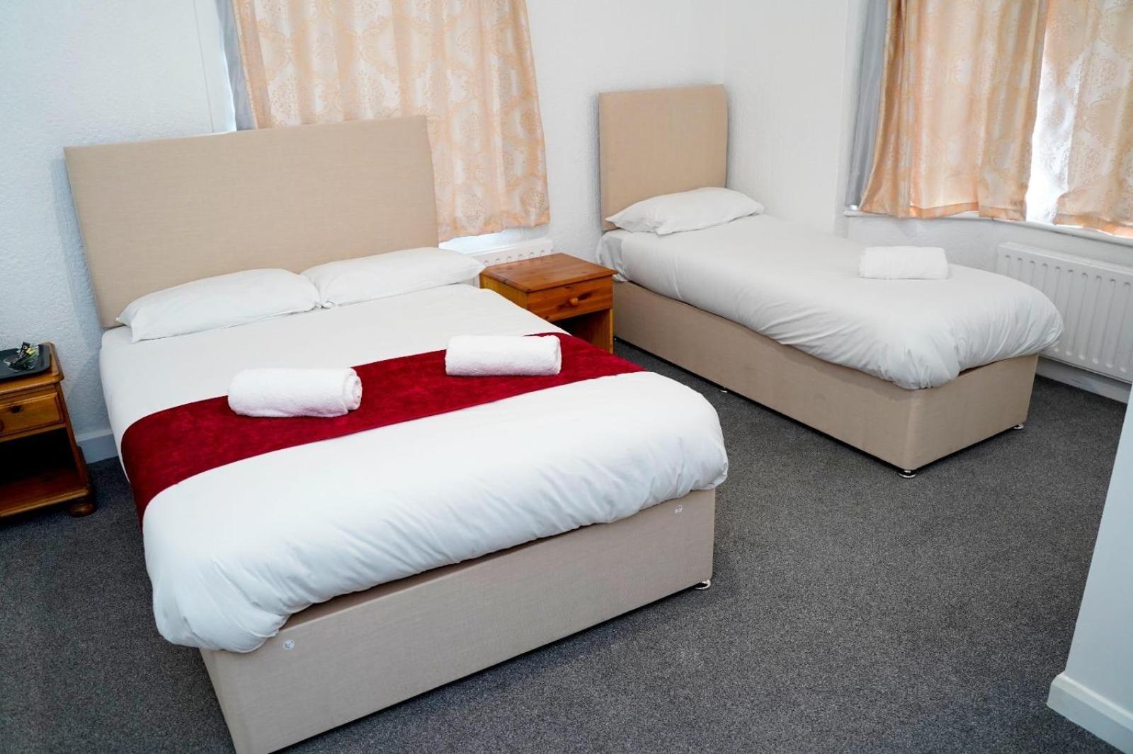 Gatwick Birchwood Lodge With Holiday Parking Horley Zewnętrze zdjęcie